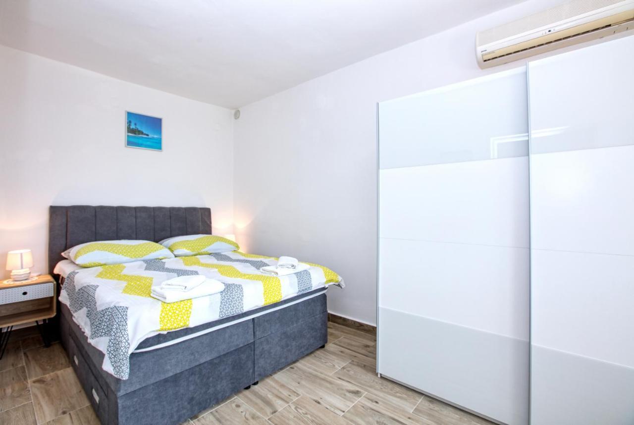 Apartment Tisno 5130C エクステリア 写真